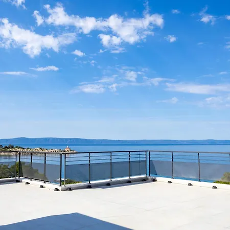 Beachfront Seashell Srzic Apartment Makarska